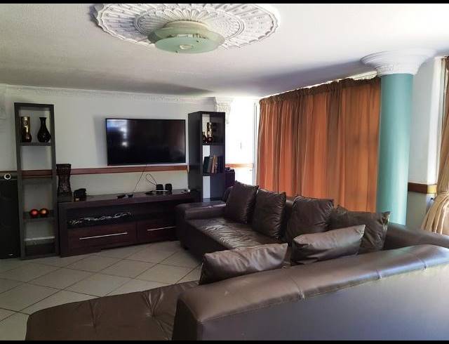 5 BEDROOM APARTMENT FOR SALE IN MARGATE BEACH